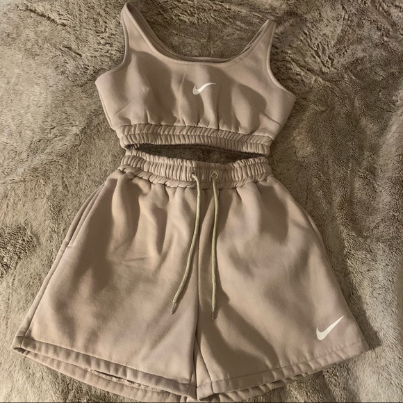 Nike Other - Nike 2 piece outfit